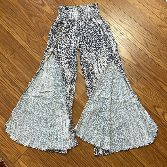 🌹Rewash women’s rayon boho animal print wide leg with slit pull on long pants M - Picture 1 of 17